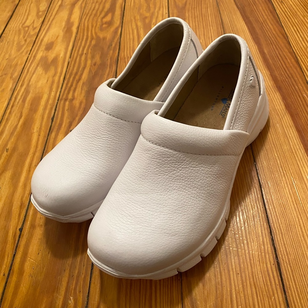 Nursemates size 8 womens